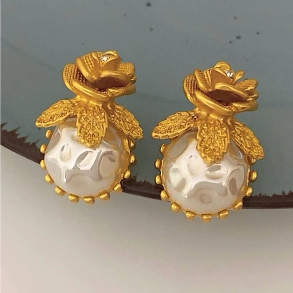 “Parisian Rose Pearl” Gingham Petals Crater Dent Moon Surface French Palace Stud - Picture 2 of 16